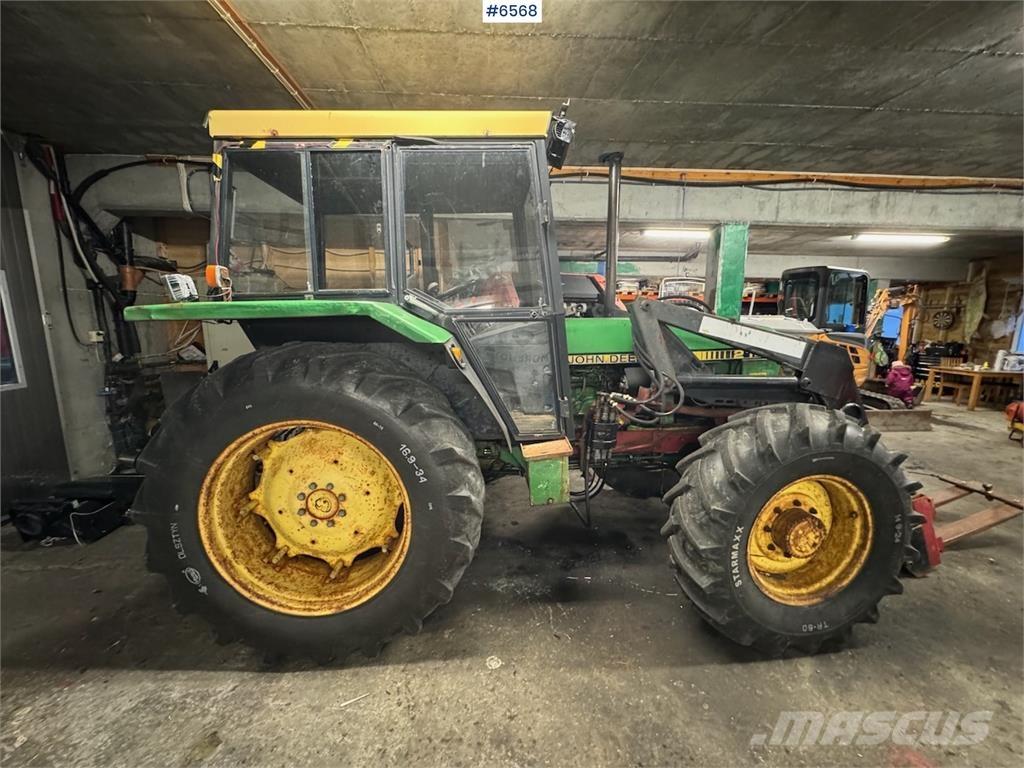 John Deere 2140 Tractors