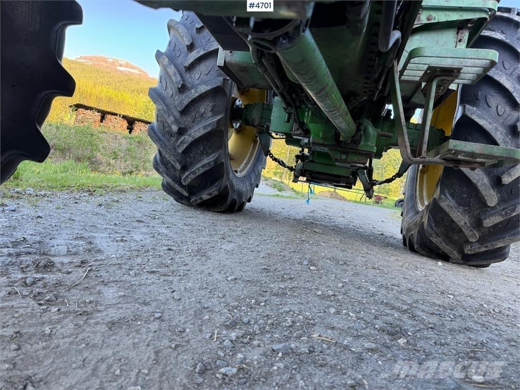 John Deere 3040 Tractors