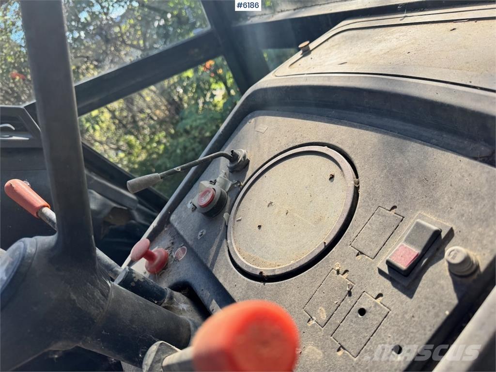 John Deere 3040 Tractors