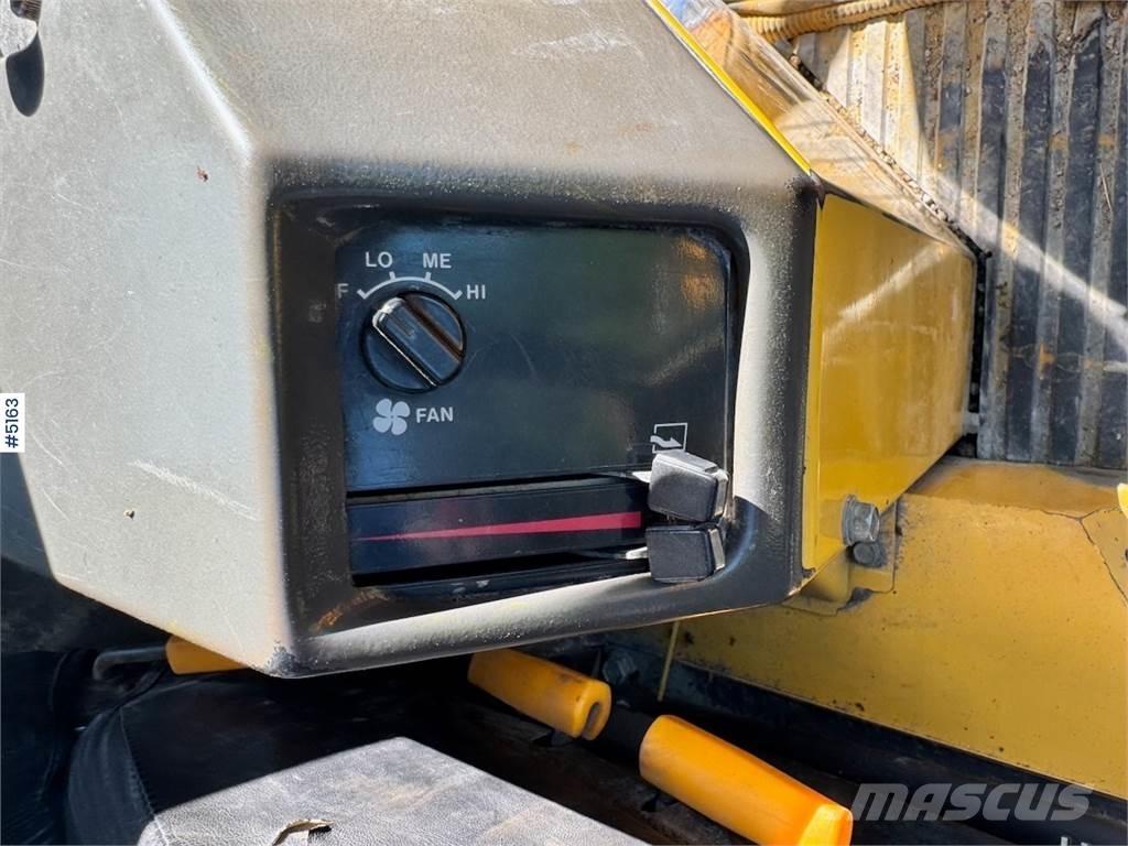 Komatsu WA420-1 Wheel loaders