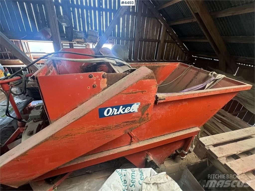 Orkel F2 Animal feeders