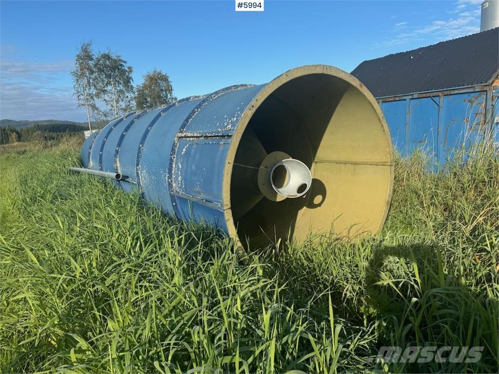  Silo Ca. 25 kubikk Other tractor accessories