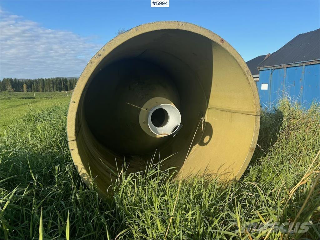  Silo Ca. 25 kubikk Other tractor accessories