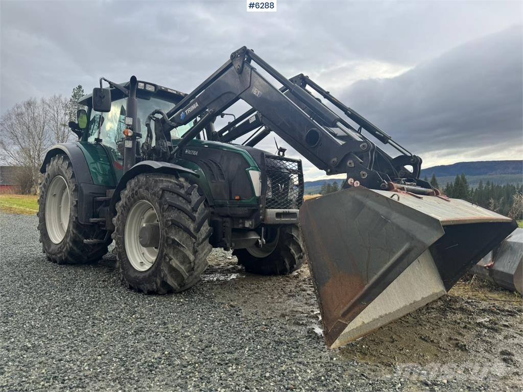 Valtra T203 Tractors