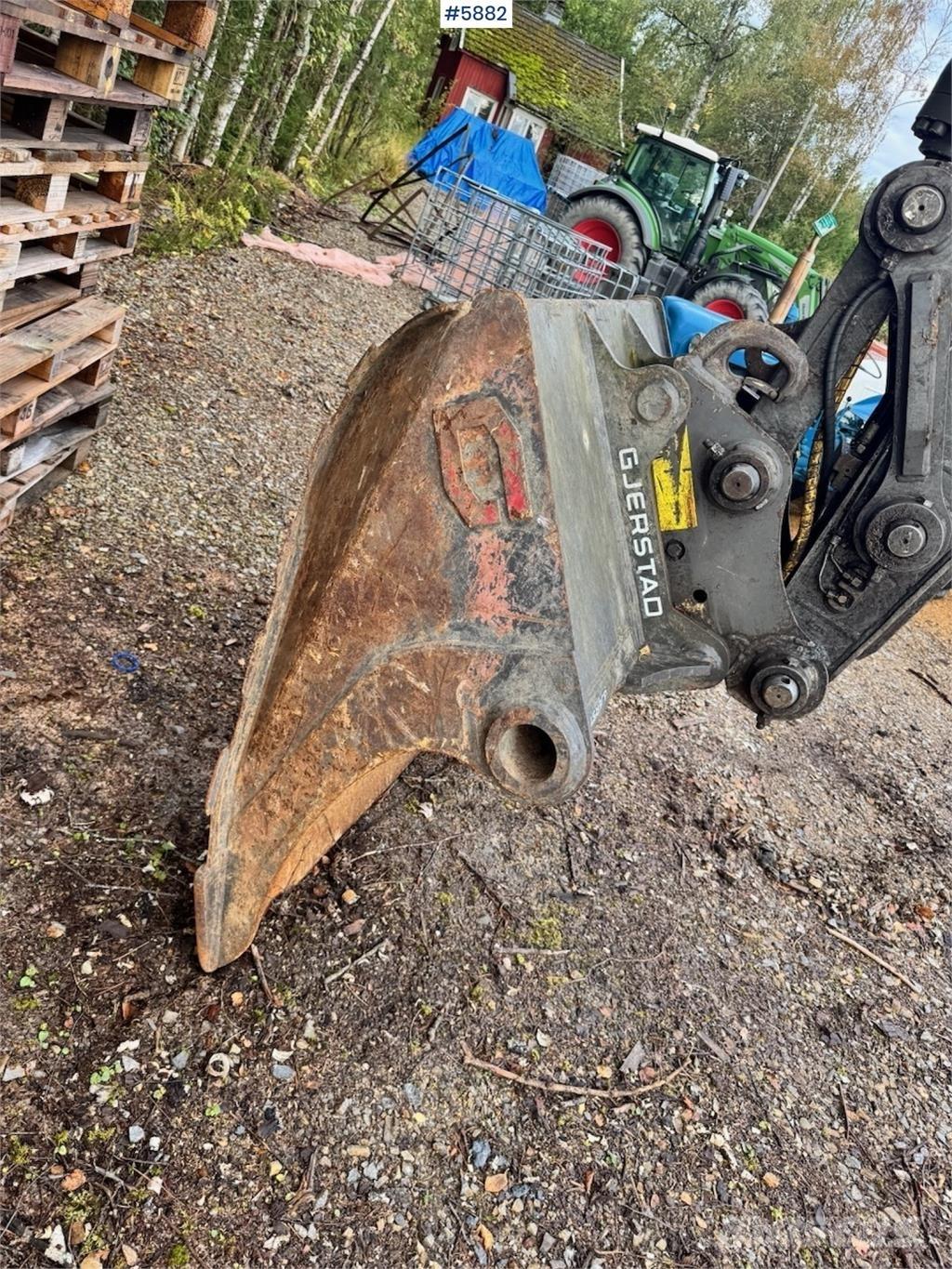 Volvo EC140DL Crawler excavators