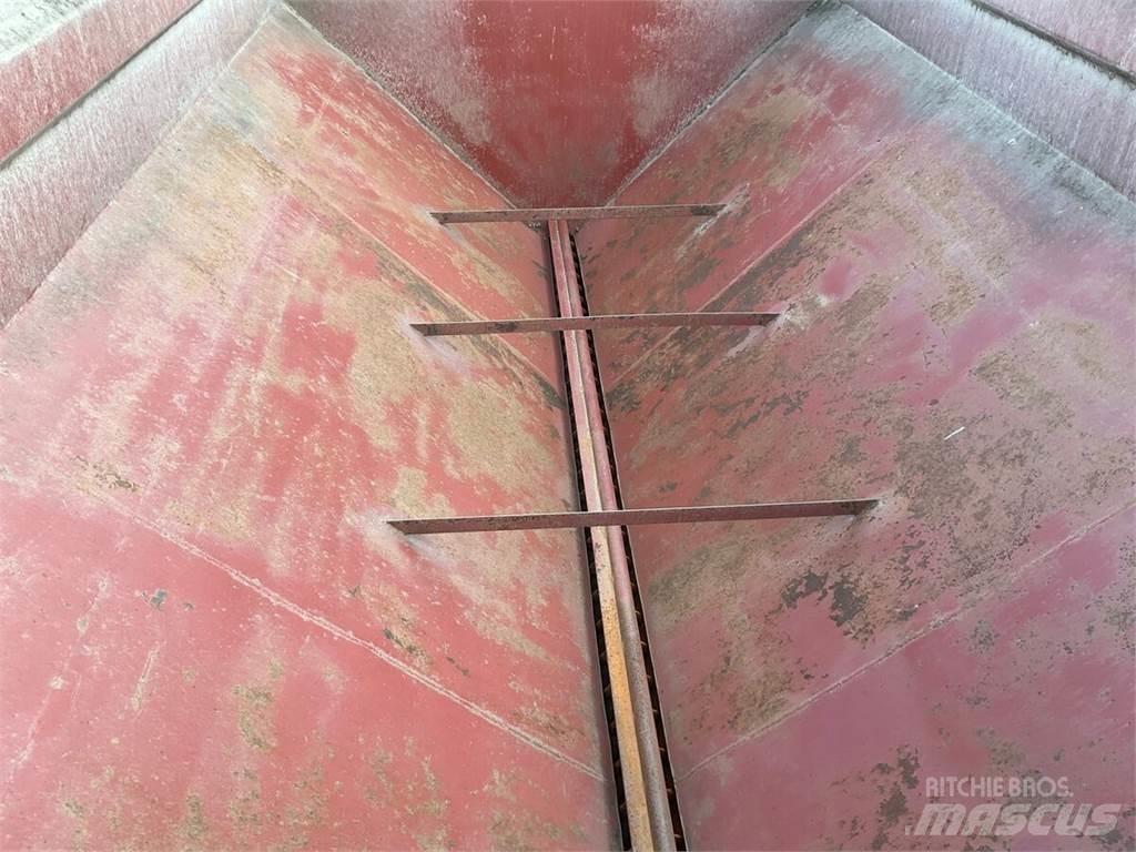  10 Other farming trailers