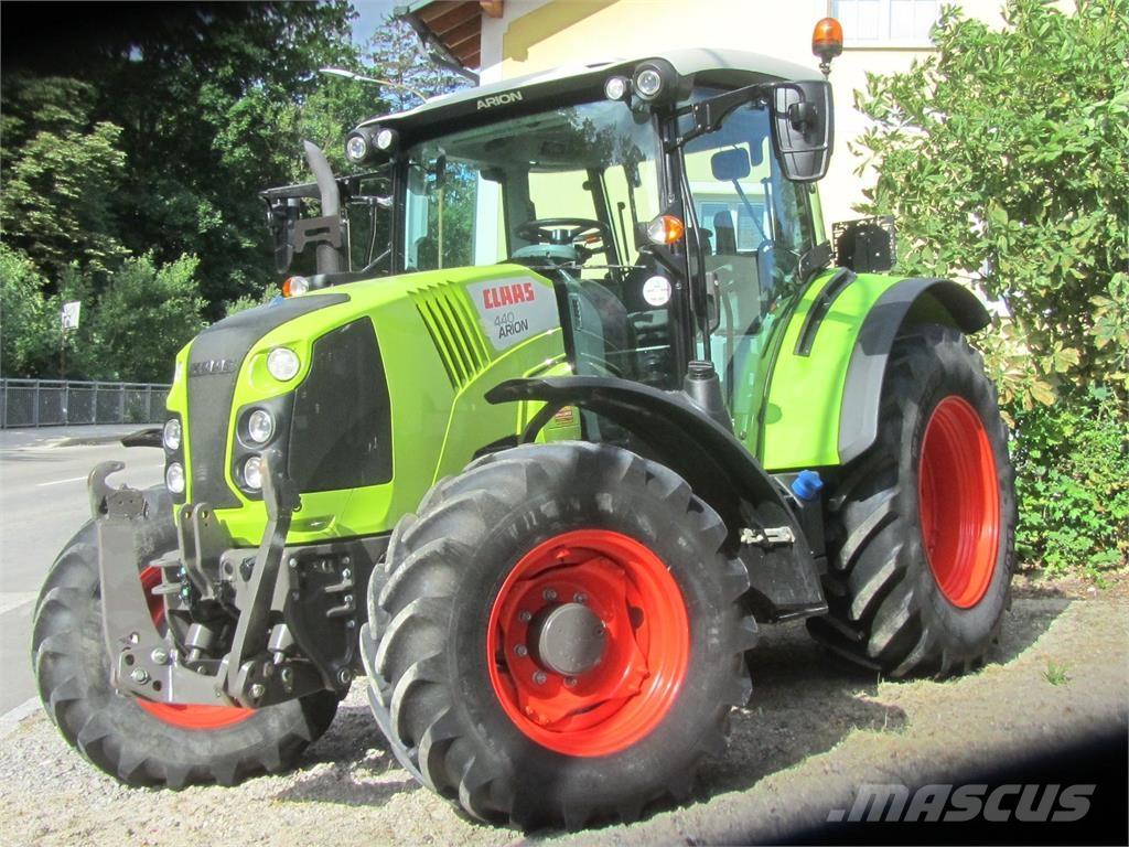 CLAAS Arion 440 Tractors