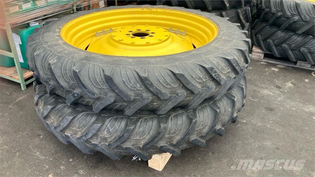 CLAAS ARION 530 Tractors