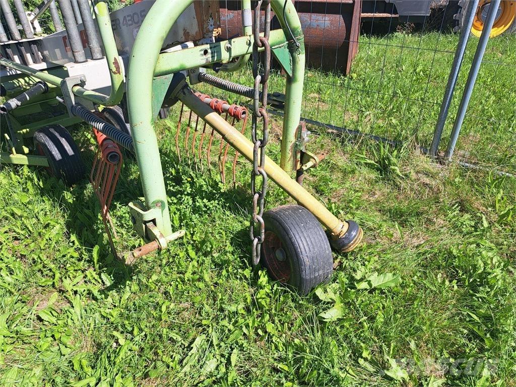 CLAAS Liner 430 Swathers