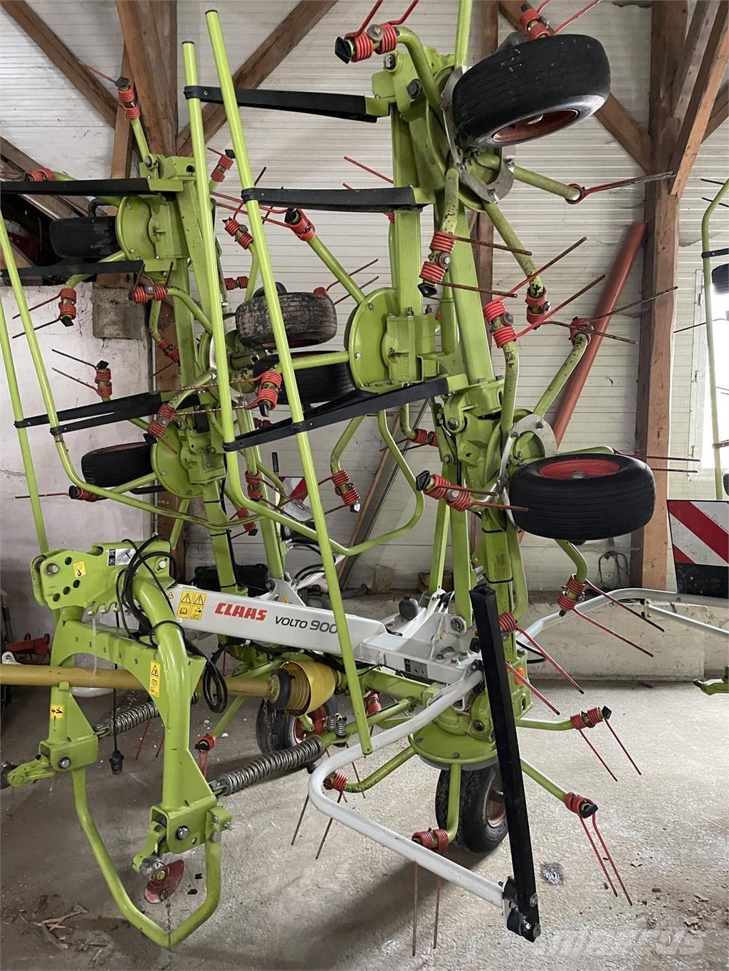 CLAAS Volto 900 Rakes and tedders