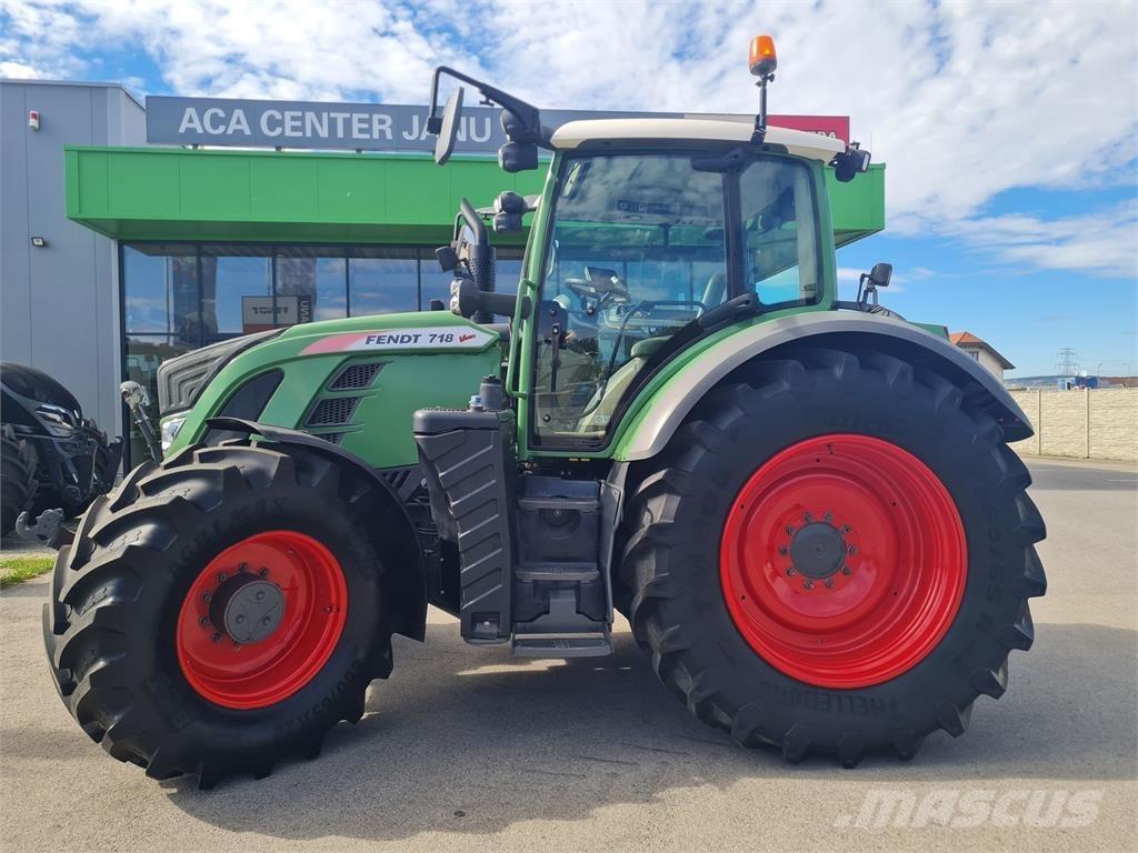 Fendt 718 Vario Tractors