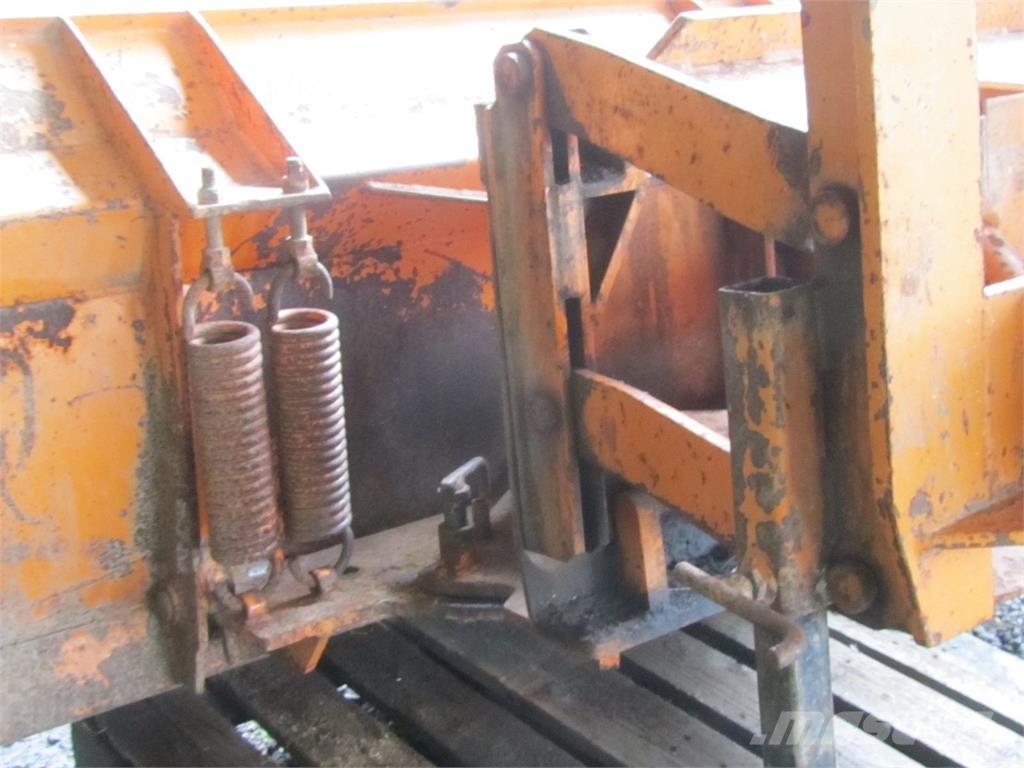 Hauer Terramatic Snow blades and plows