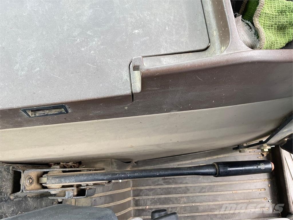 John Deere 5820 Tractors