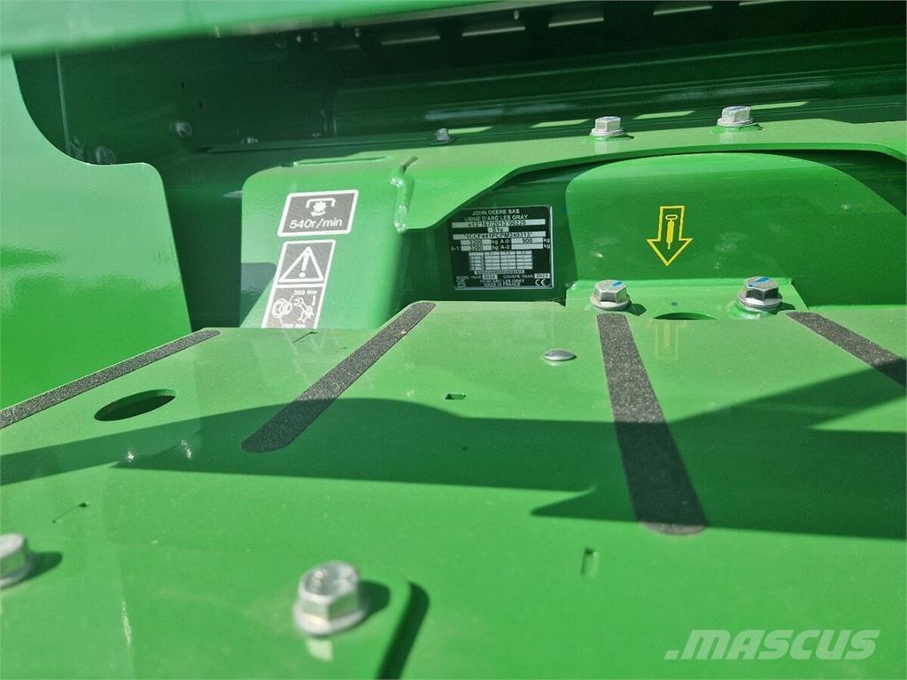 John Deere F441M Round balers