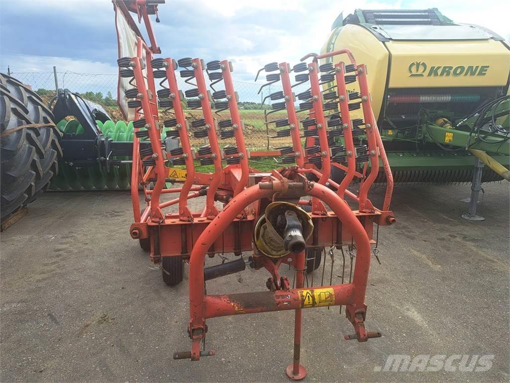 Kuhn GA 4121 GM Swathers