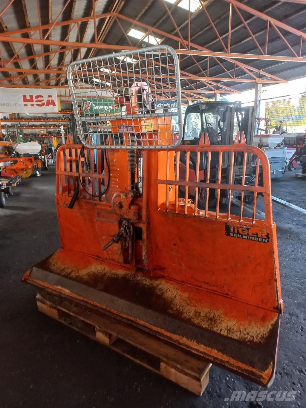 Tiger DSU 12 Winches