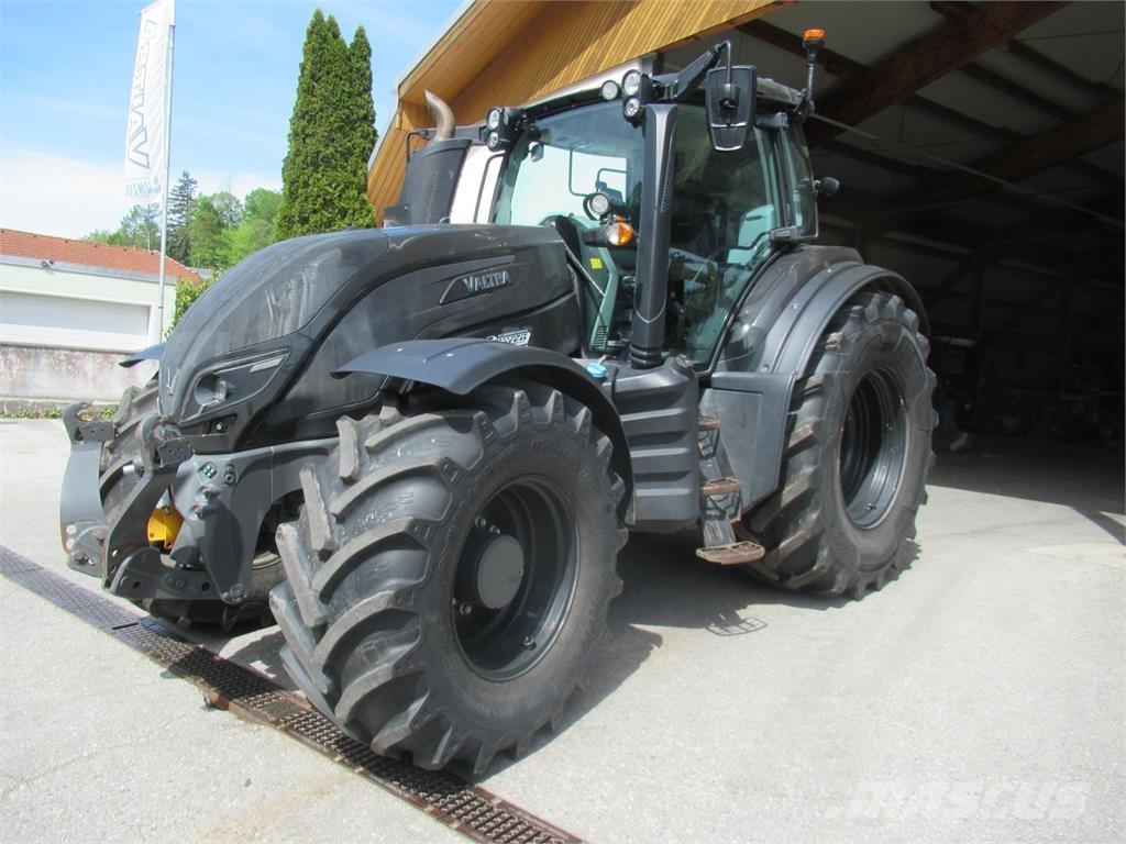 Valtra T 214D Tractors