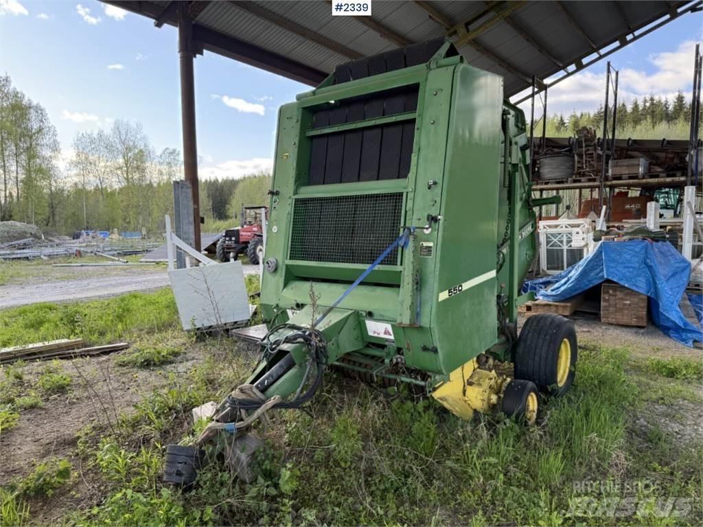John Deere 550 Round balers