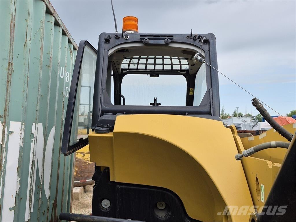CAT TH560B Farming telehandlers