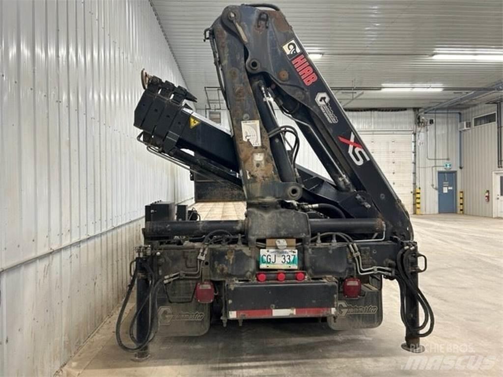 International 4900 Utility machines