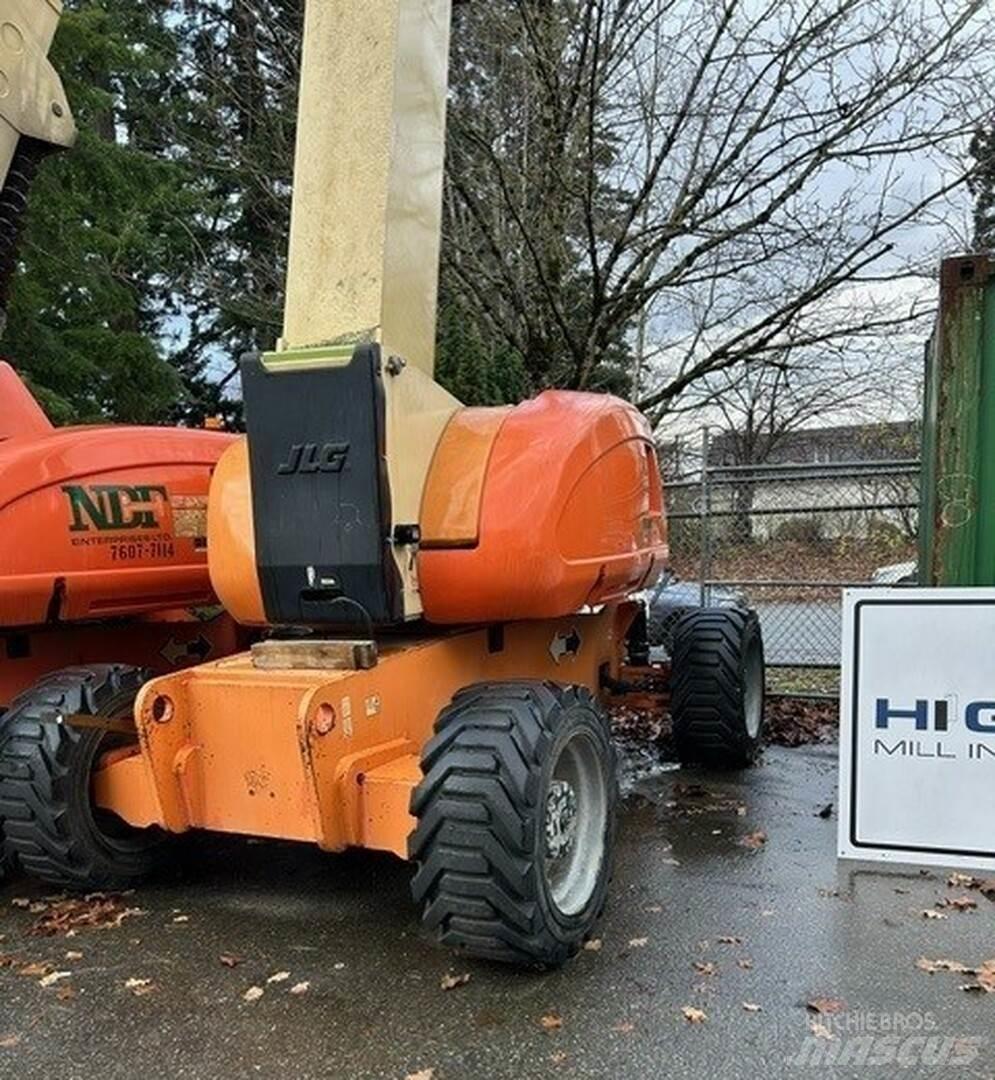 JLG 800AJ Articulated boom lifts