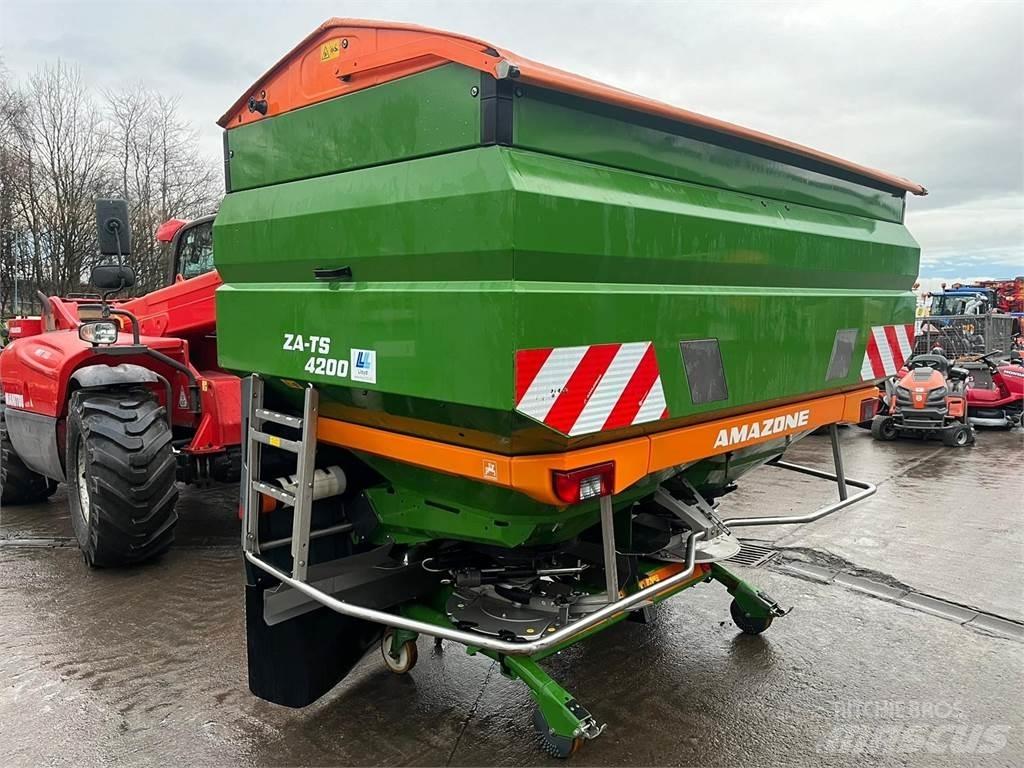 Amazone ZA-TS Mineral spreaders