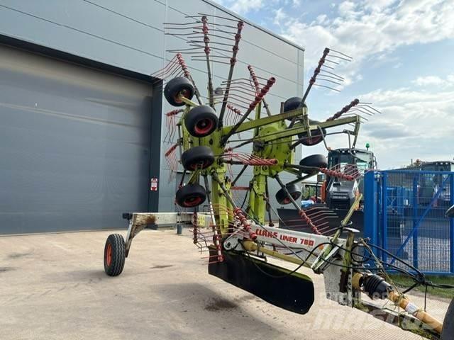 CLAAS Liner 780 Rakes and tedders