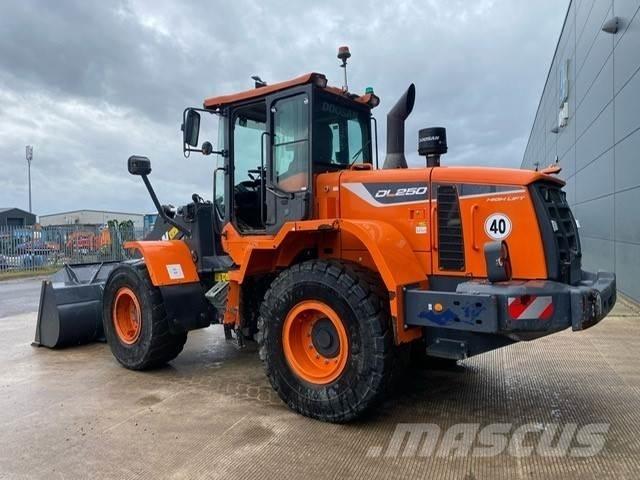 Develon DL250-5 Wheel loaders