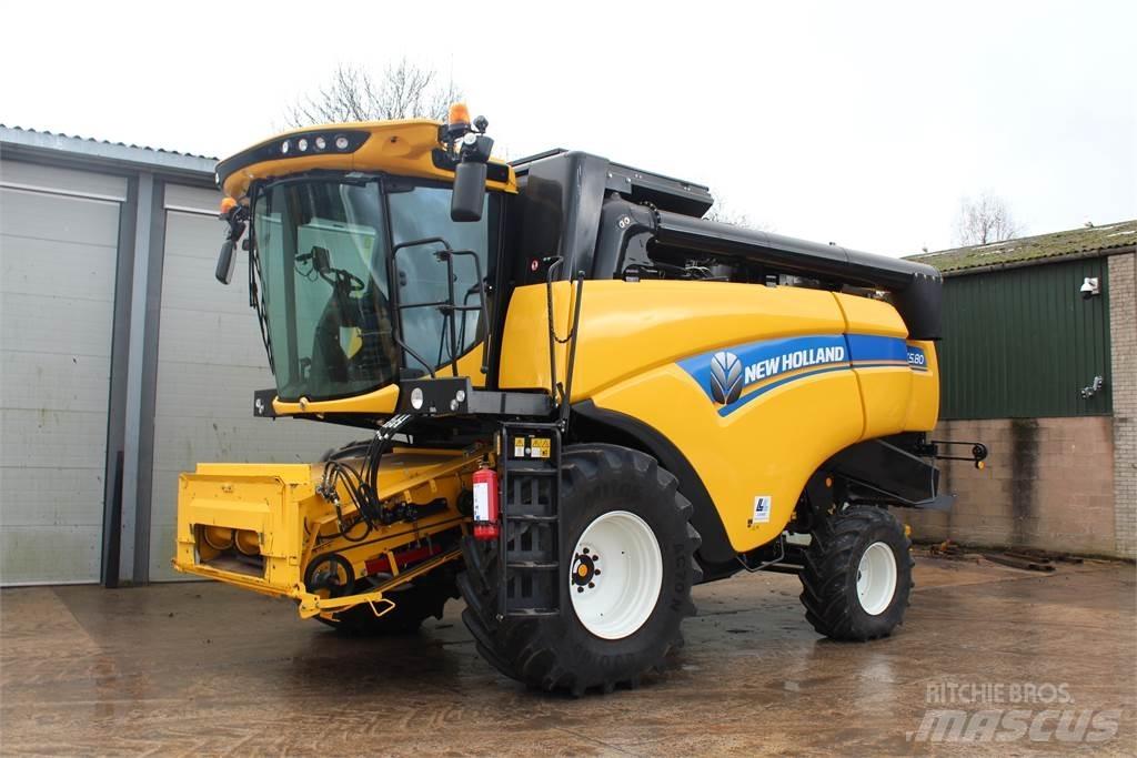 New Holland CX5.80S Combine harvesters
