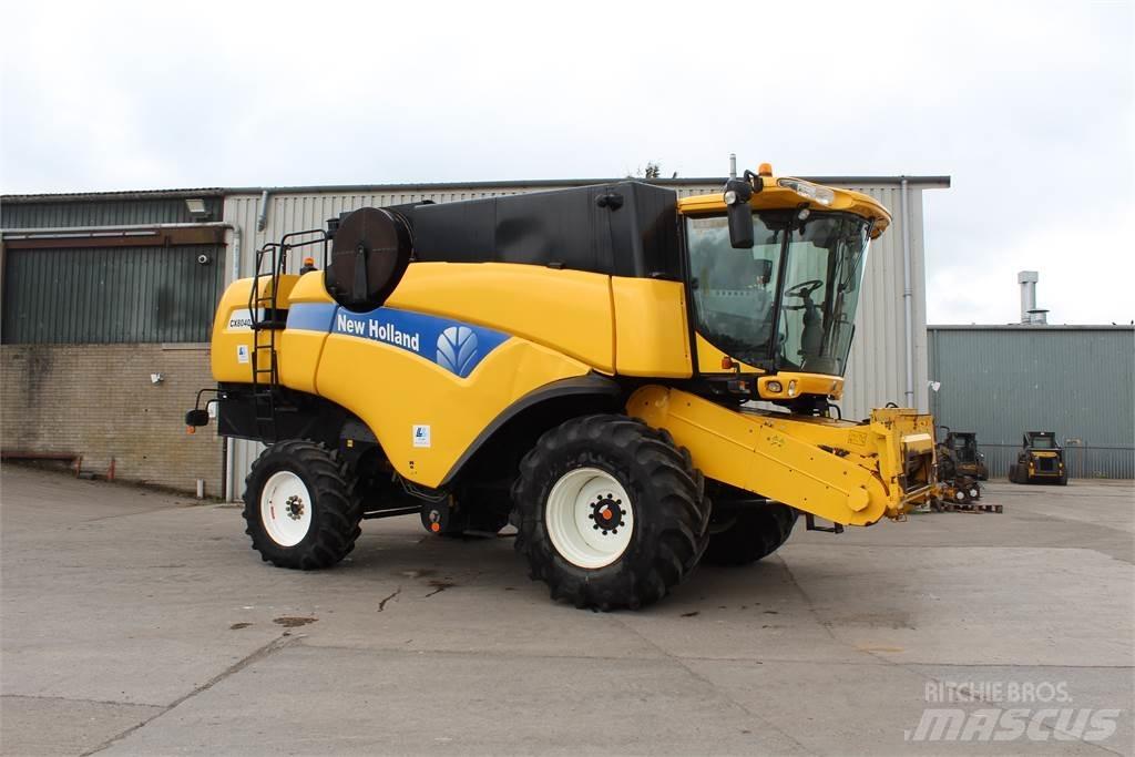 New Holland CX8040 Combine harvesters