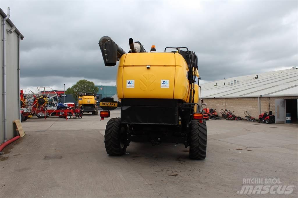New Holland CX8040 Combine harvesters
