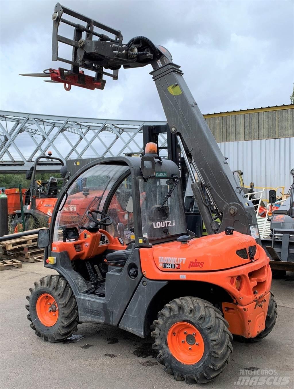 Ausa T144H Plus Farming telehandlers
