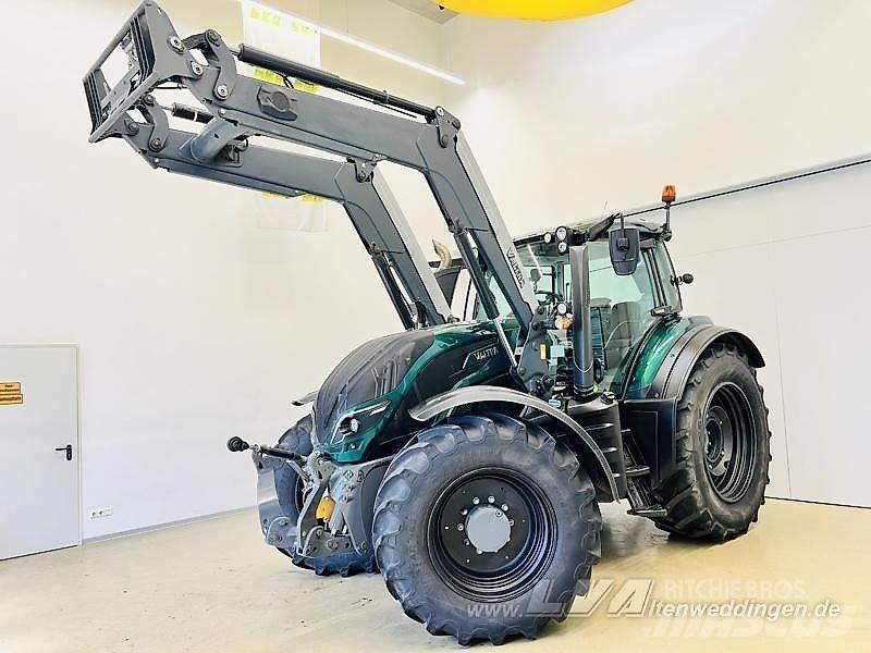 Valtra T174 Tractors