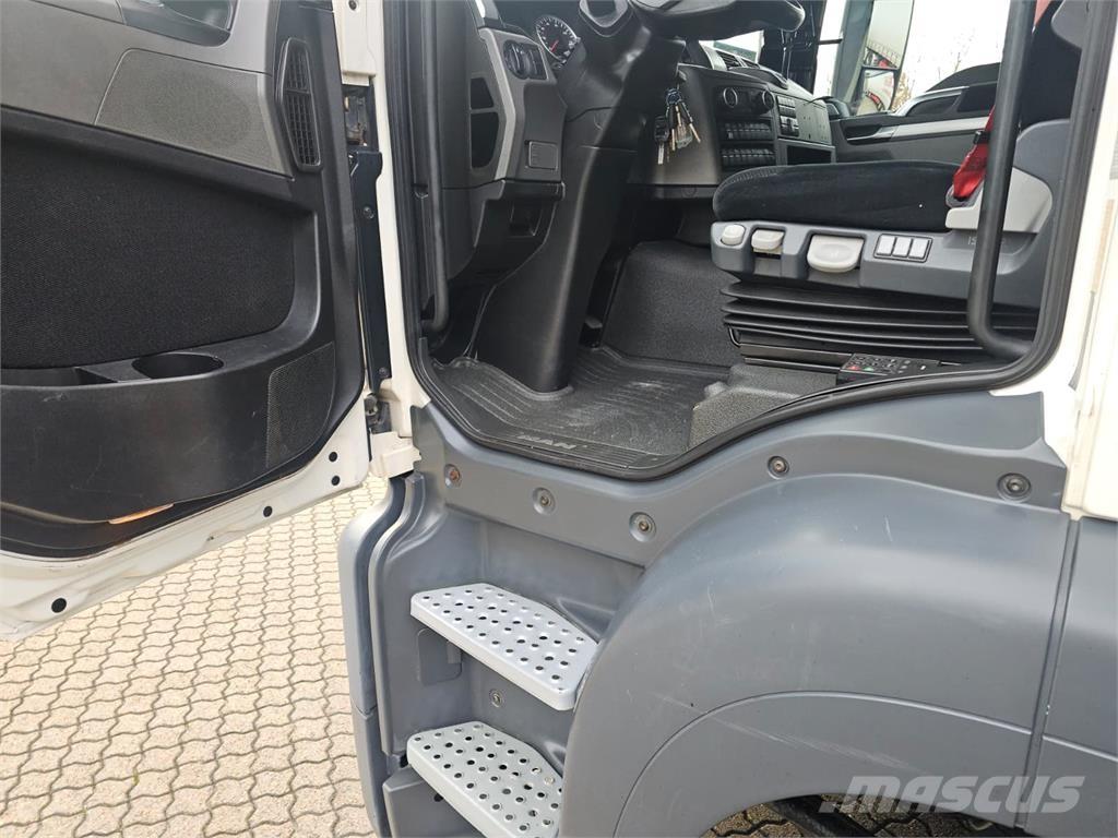 MAN TGS 26.500 6X2-4 Containerframe/Skiploader trucks