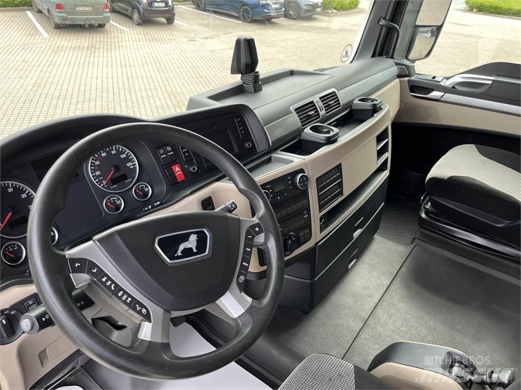 MAN TGX 26.470 6x2-2 Truck Tractor Units