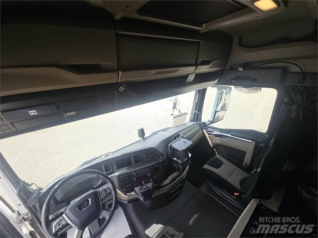 MAN TGX 26.510 6x2 Truck Tractor Units