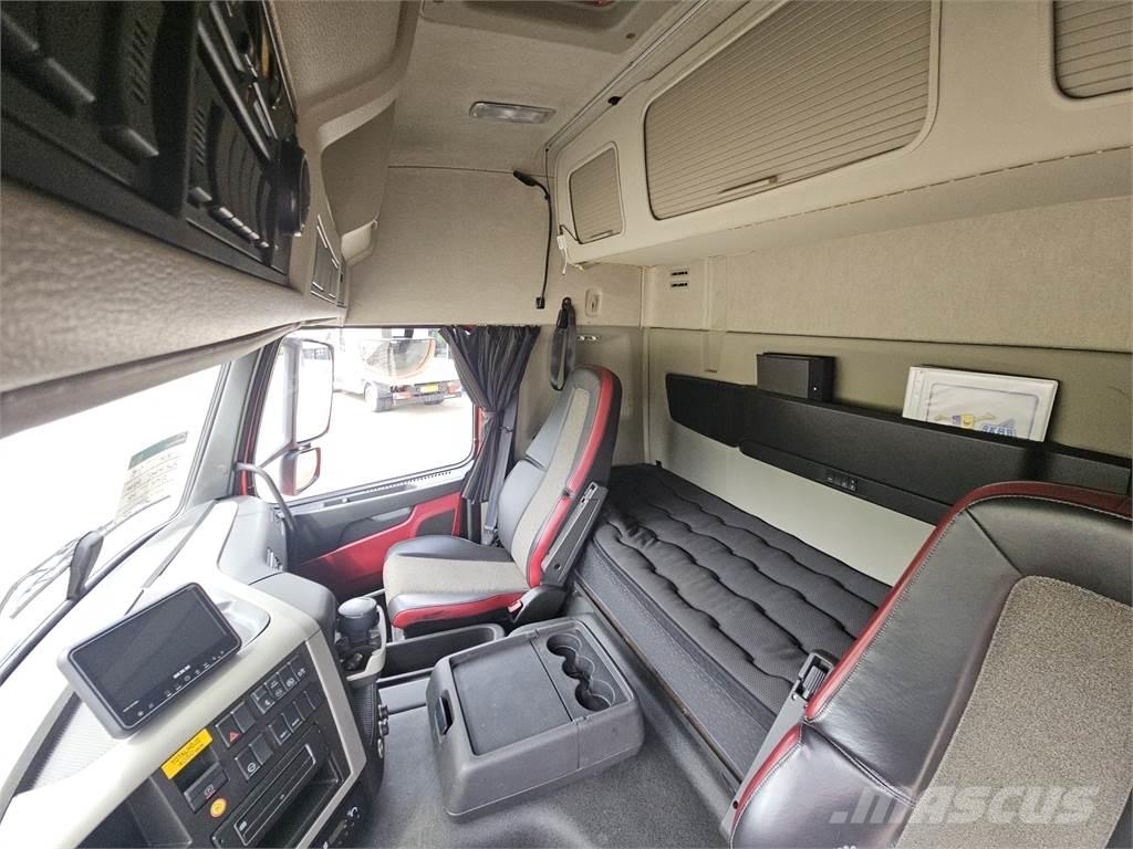 Volvo FM340 Van Body Trucks
