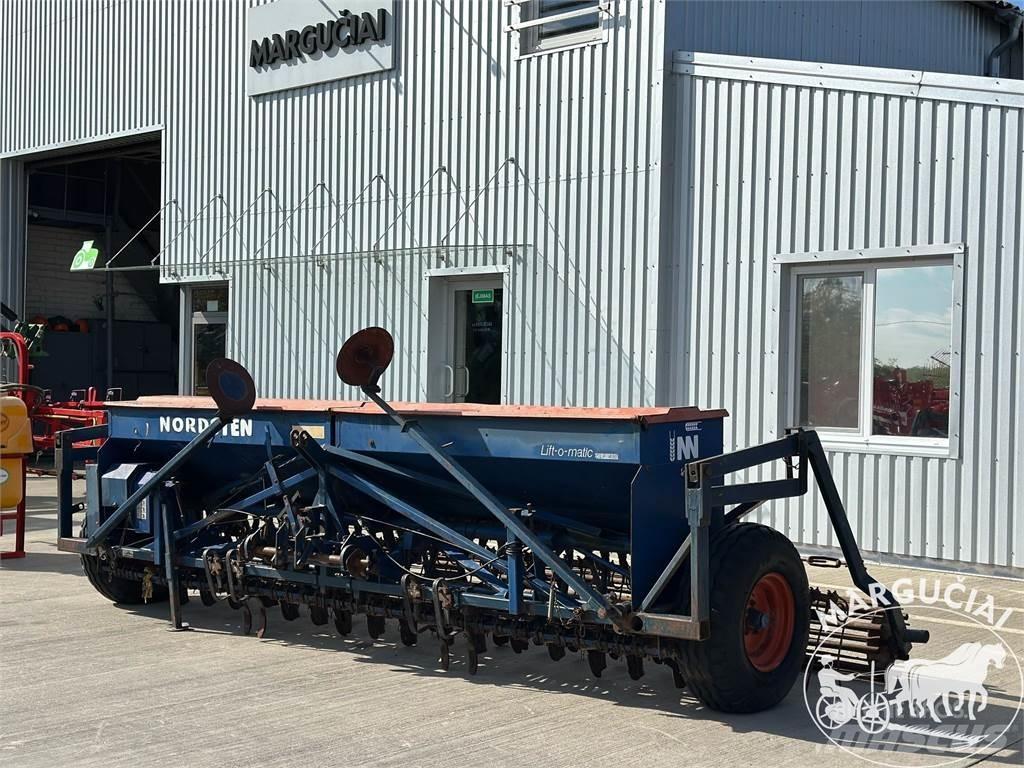 Nordsten CLF 400, 4 m. Other farming machines
