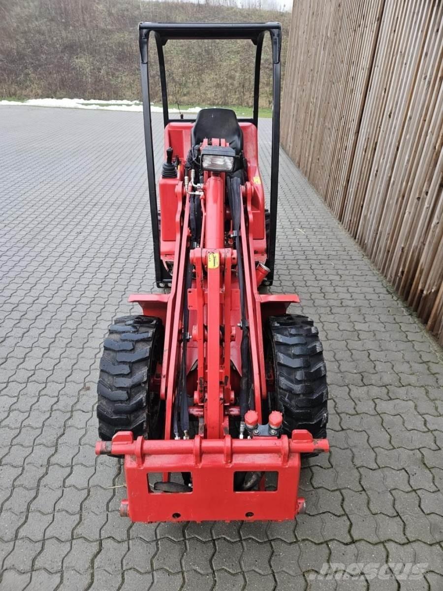 Schäffer 2428 SLT Mini loaders