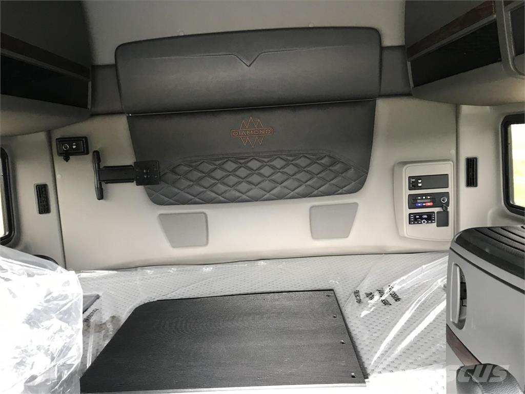 International HX Truck Tractor Units