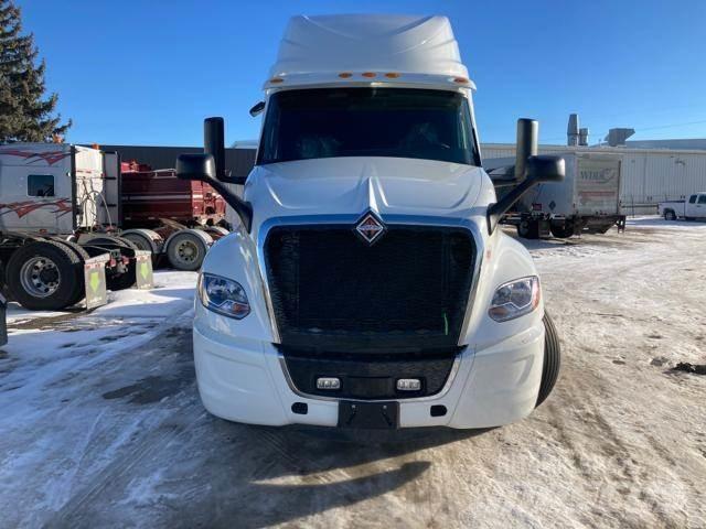 International LT Truck Tractor Units