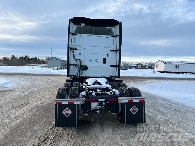 International LT Truck Tractor Units