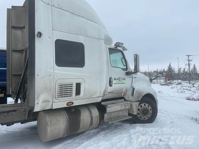 International LT Truck Tractor Units