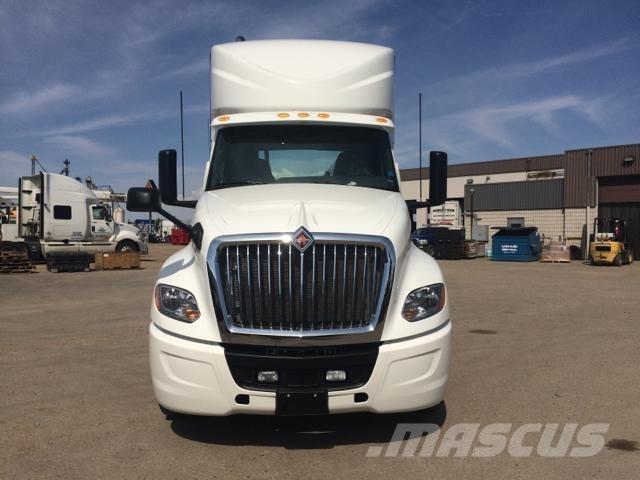 International LT Truck Tractor Units