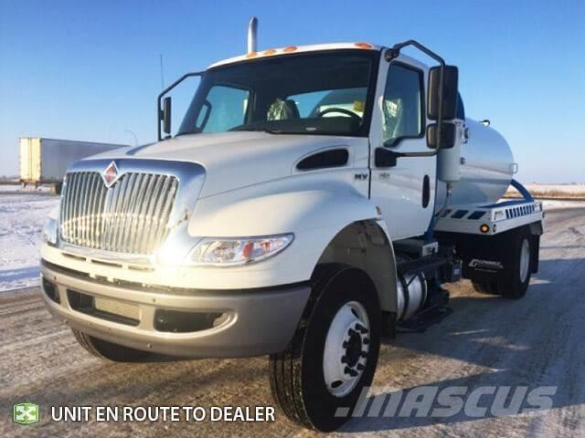 International MV Waste trucks