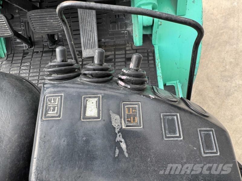 Mitsubishi FG30 Other