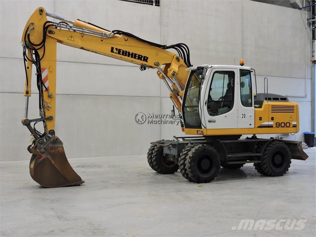Liebherr A900C Wheeled excavators