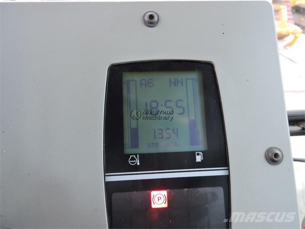 New Holland F156.6A Graders