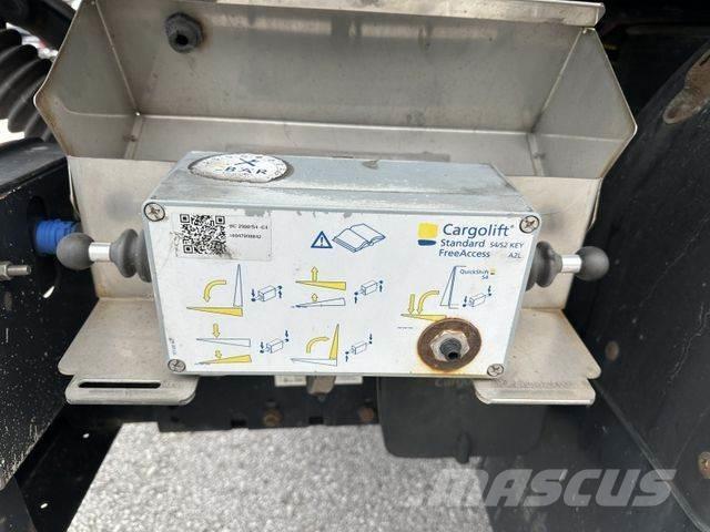  AKD 74 - 18 Van Body Trailers