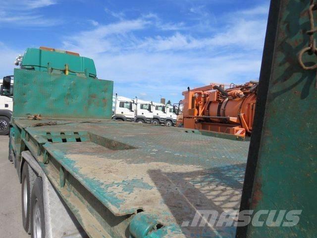  ANDERE Hook lift trucks